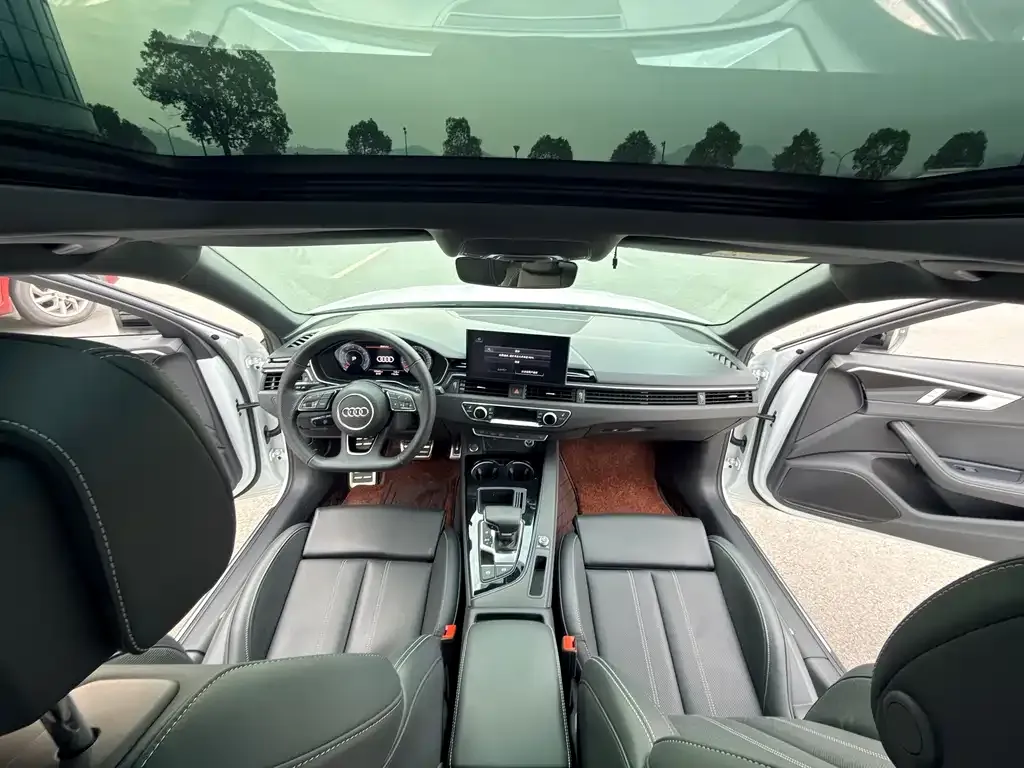 Audi A4L 2024 из CN, фото 2