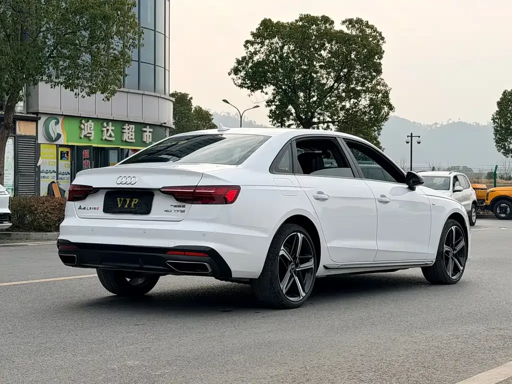 Audi A4L 2024 из CN, фото 7