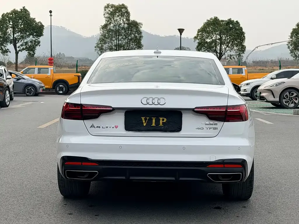 Audi A4L 2024 из CN, фото 9