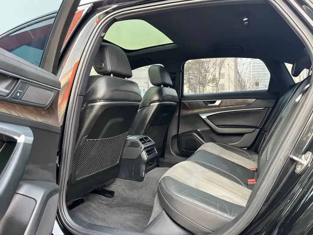 Audi A6L 2021 из CN, фото 8