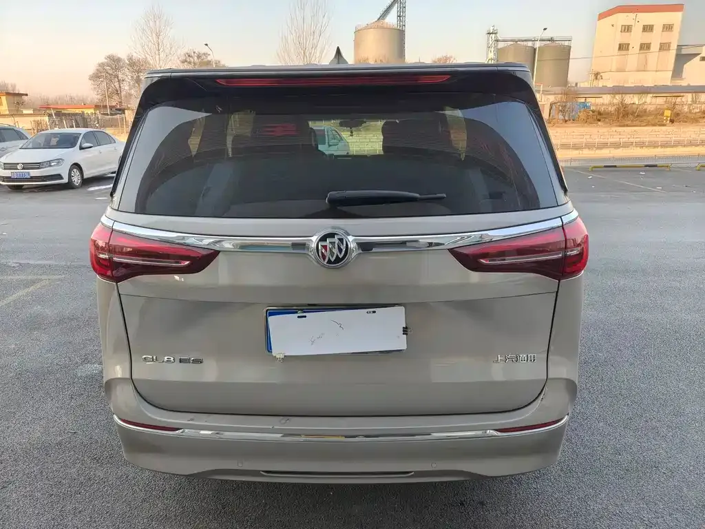 Buick GL8 2023 из CN, фото 3