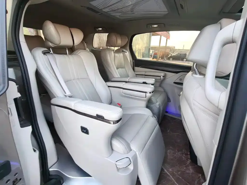 Buick GL8 2023 из CN, фото 2