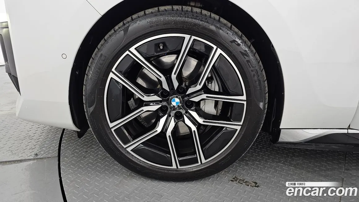 BMW i7 2023 из KR, фото 9
