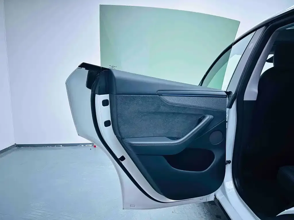 Tesla Model Y 2025 из CN, фото 8