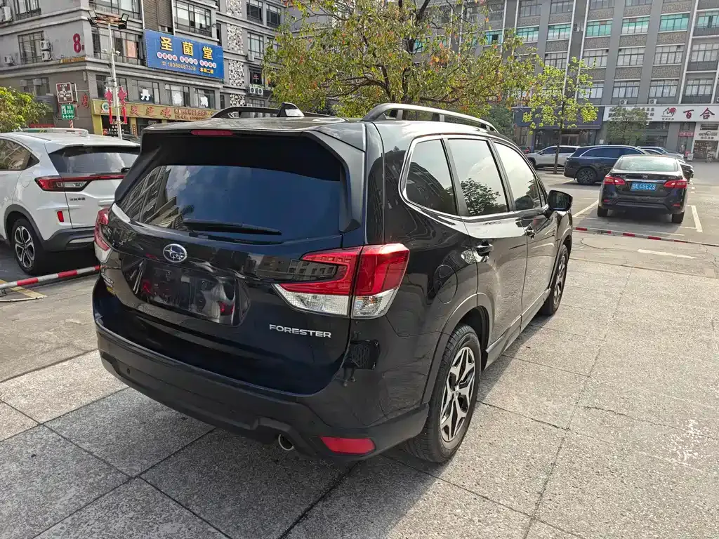Subaru Forester 2022 из CN, фото 10