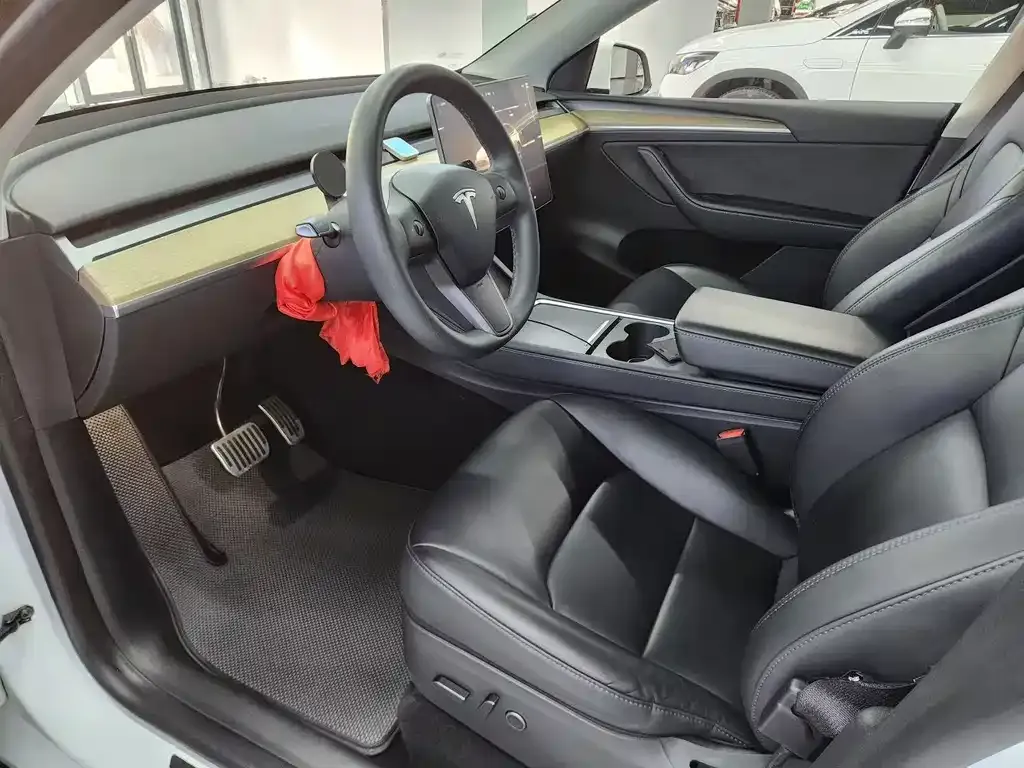 Tesla Model Y 2023 из CN, фото 4