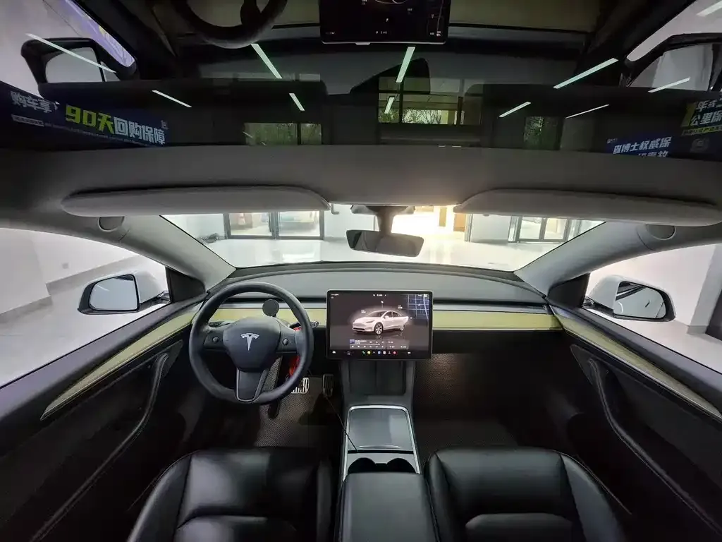 Tesla Model Y 2023 из CN, фото 8