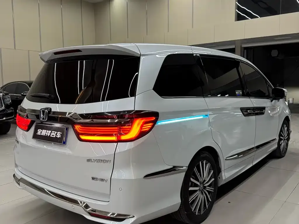 Honda Elysion 2025 из CN, фото 8