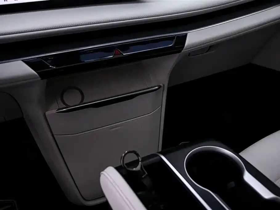 Buick GL8 Hybrid 2024 из CN, фото 2