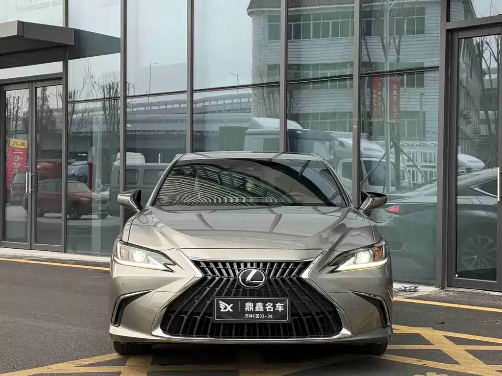 Lexus ES — фото 9