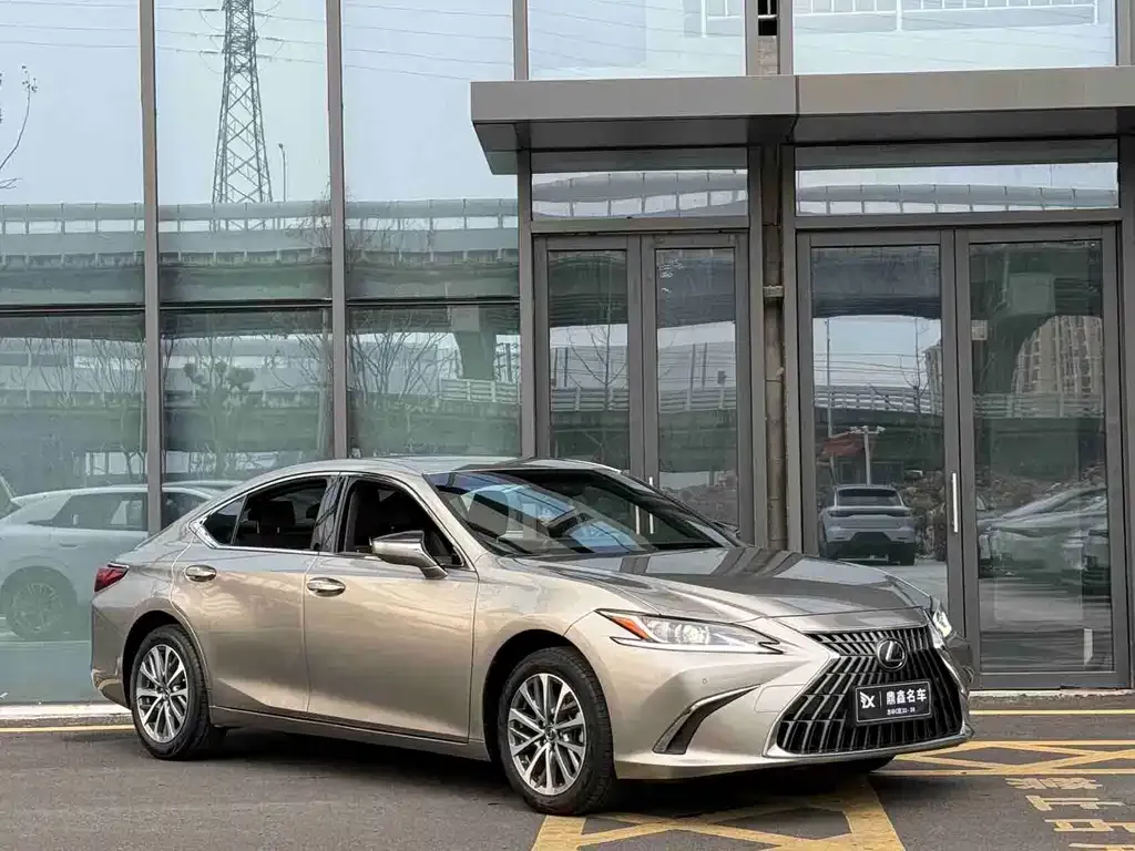 Lexus ES — фото 7
