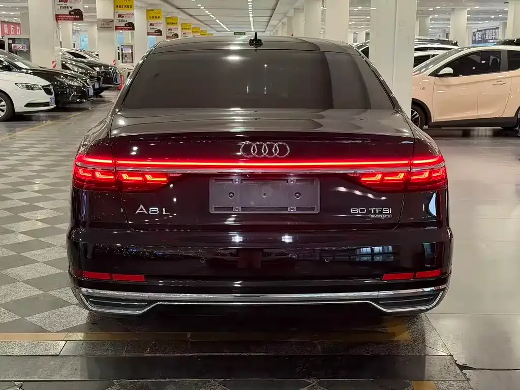 Audi A8 2022 из CN, фото 6