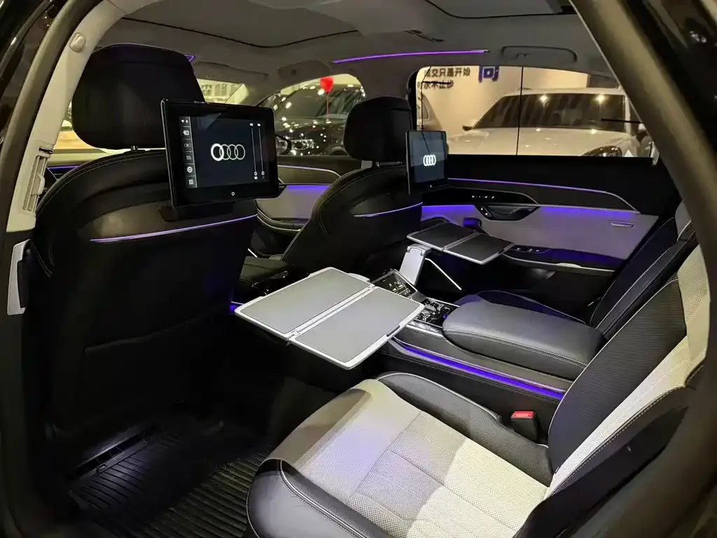 Audi A8 2022 из CN, фото 5