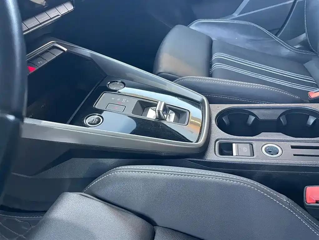 Audi A3 2023 из CN, фото 7