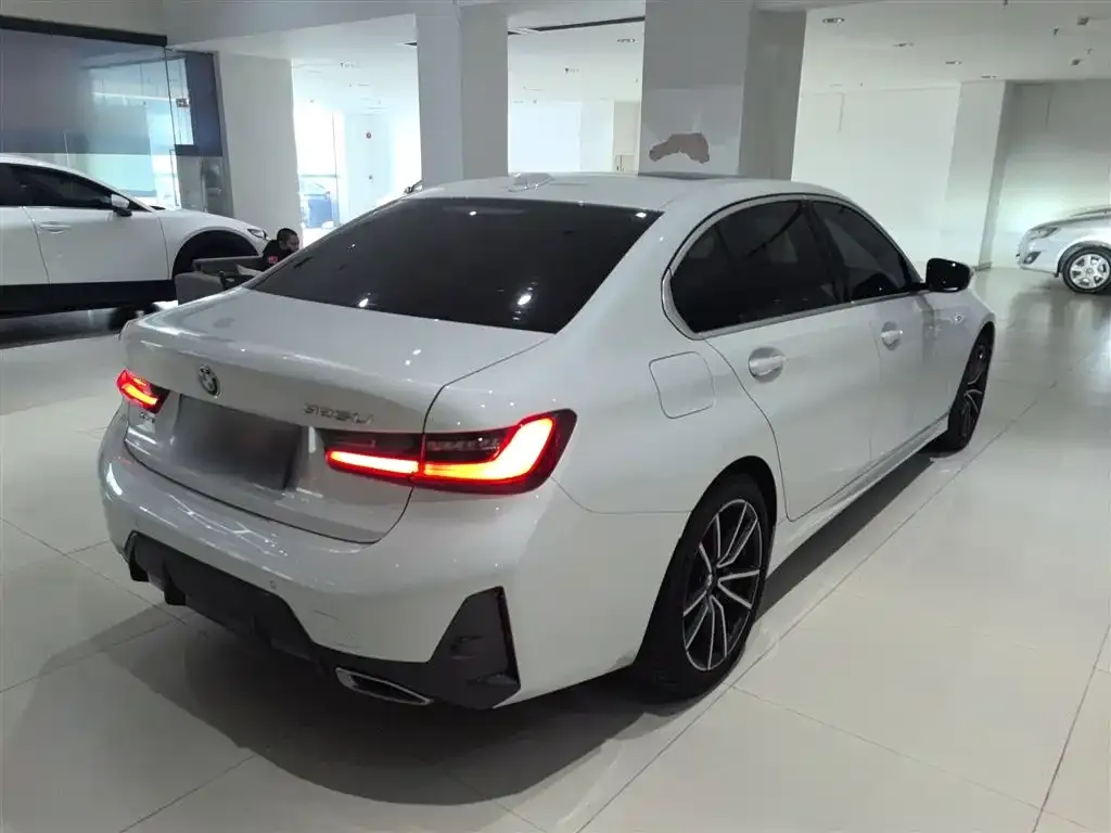 BMW 3 Series 2024 из CN, фото 7