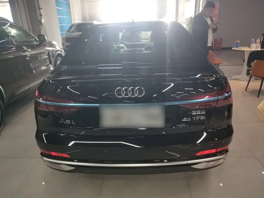 Audi A6L 2025 из CN, фото 4