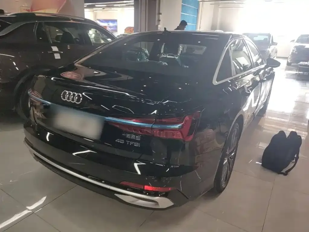 Audi A6L 2025 из CN, фото 6