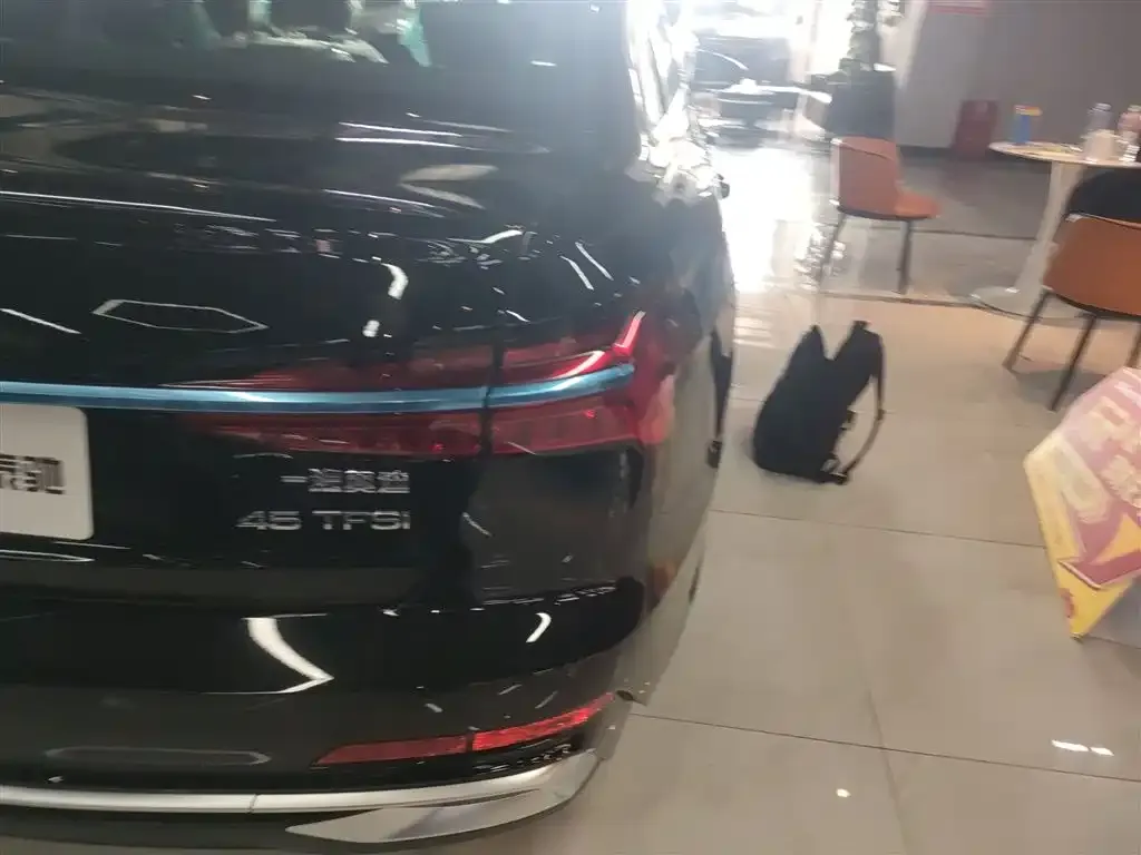 Audi A6L 2025 из CN, фото 2