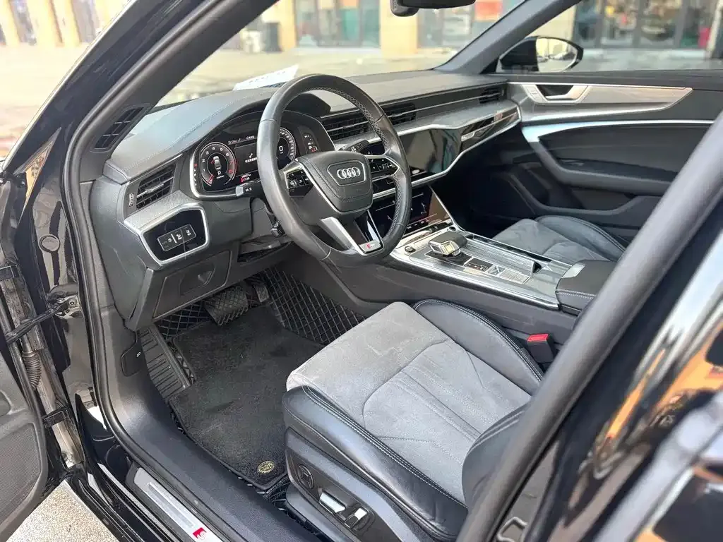 Audi A6L 2023 из CN, фото 6
