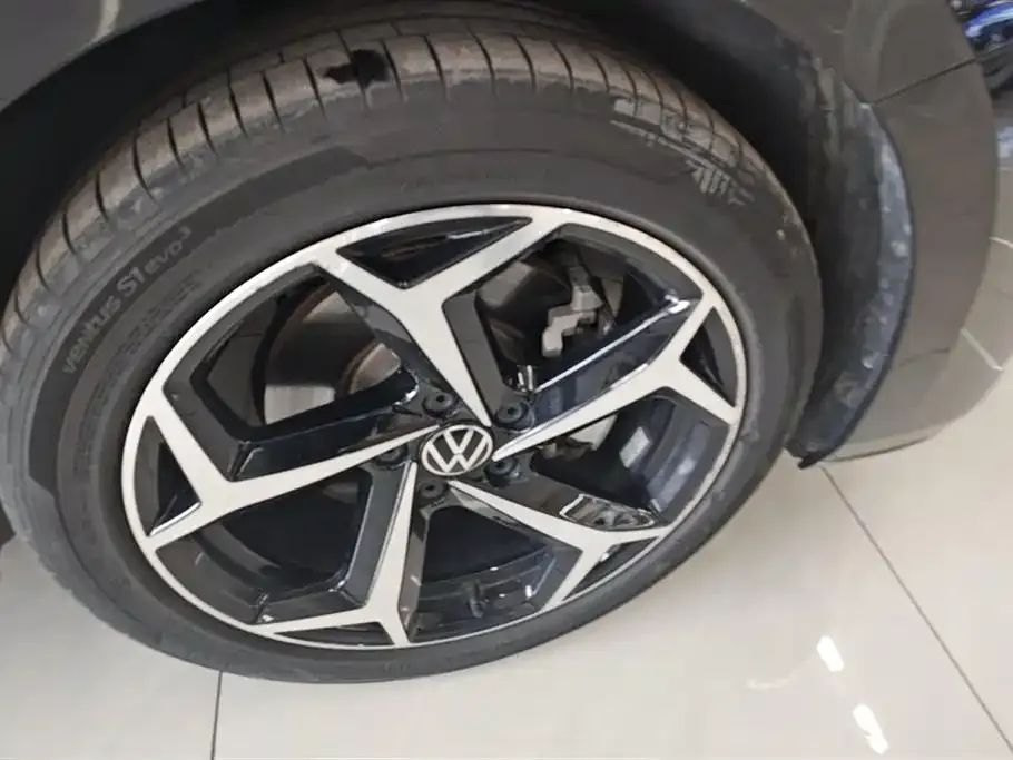 Volkswagen Passat 2024 из CN, фото 4