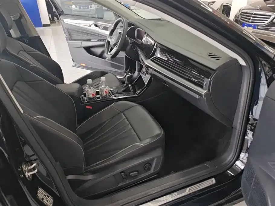 Volkswagen Passat 2024 из CN, фото 2