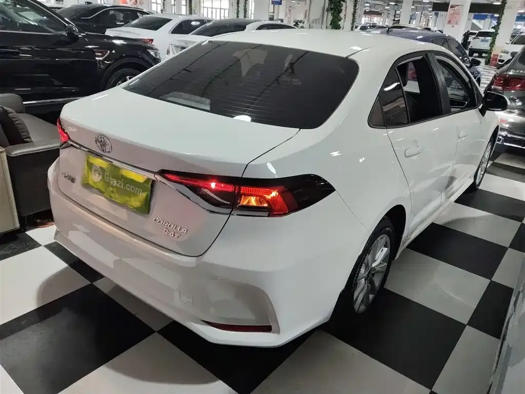 Toyota Corolla 2023 из CN, фото 8