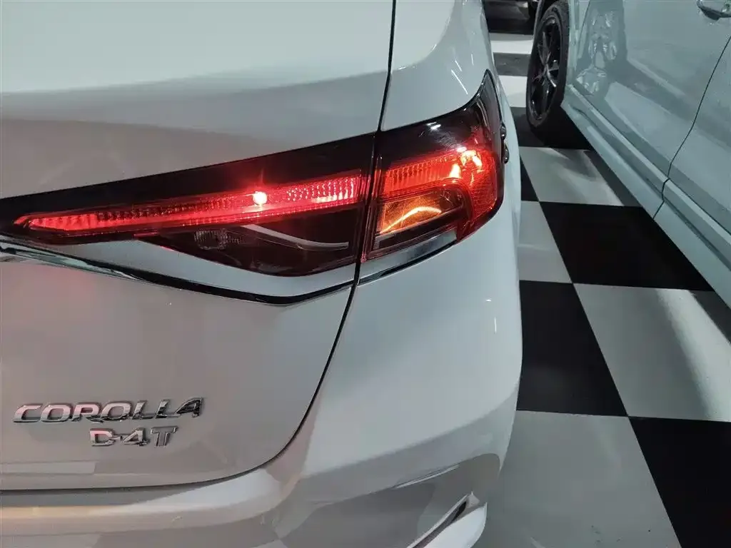 Toyota Corolla 2023 из CN, фото 2