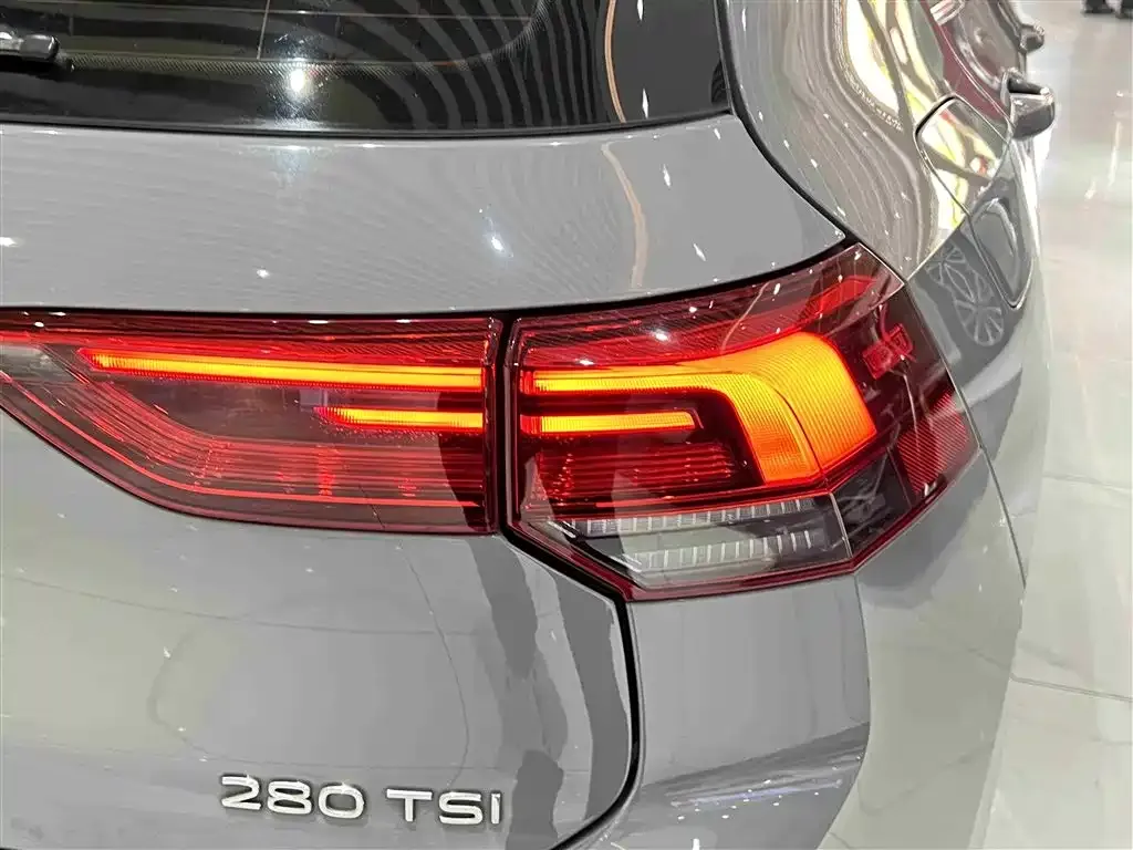 Volkswagen Golf 2022 из CN, фото 9