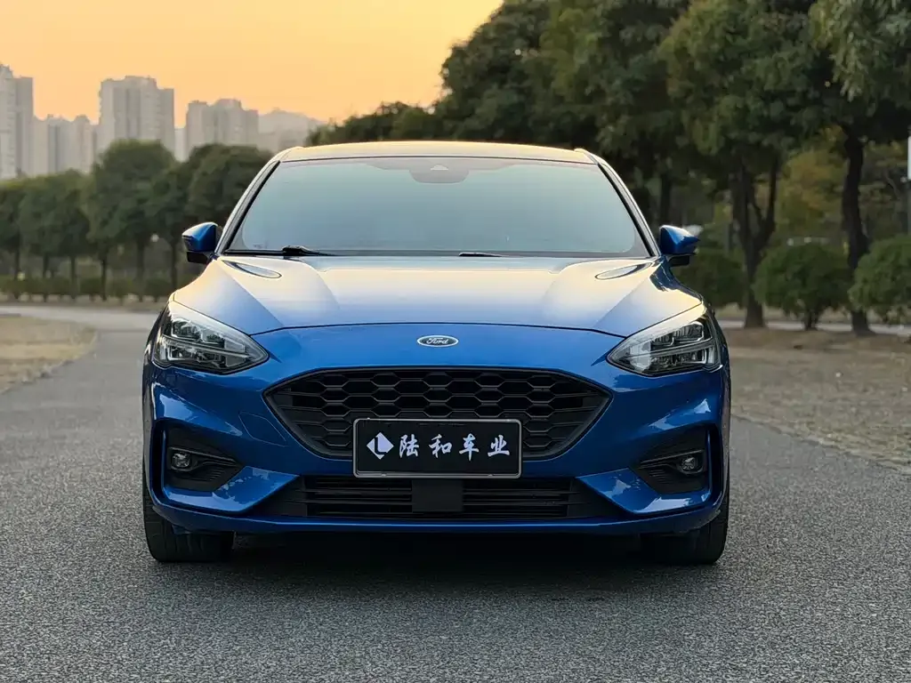 Ford Focus 2022 из CN, фото 10