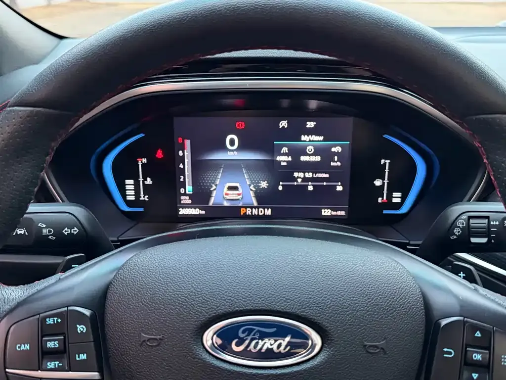 Ford Focus 2022 из CN, фото 4