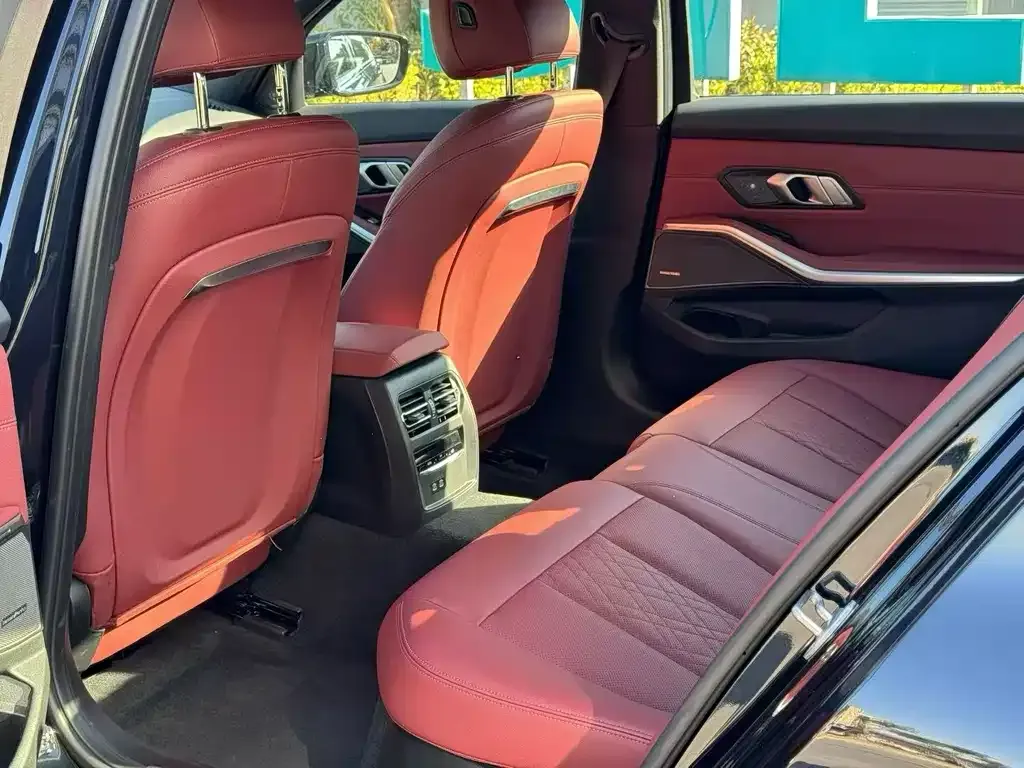 BMW 3 Series 2024 из CN, фото 3