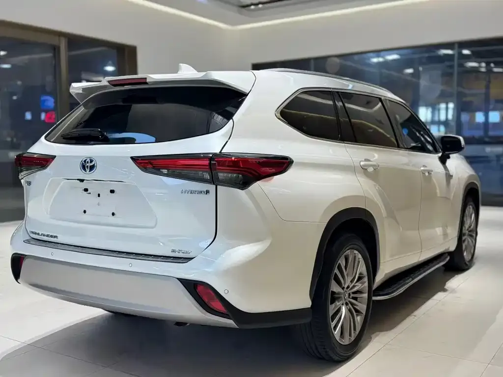 Toyota Highlander — фото 4