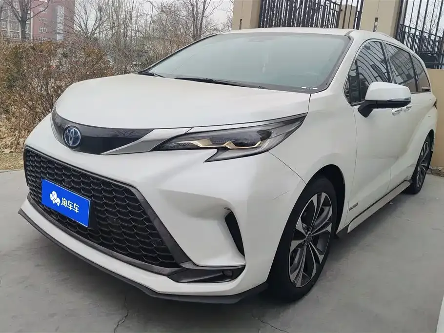 Toyota Granvia 2023 из CN, фото 1