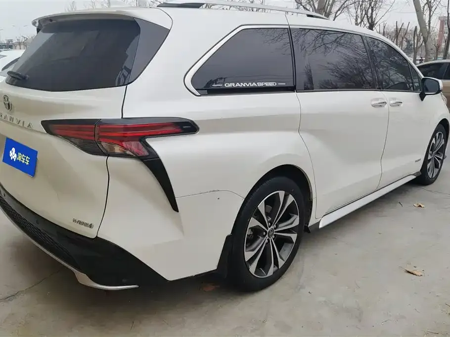 Toyota Granvia 2023 из CN, фото 6