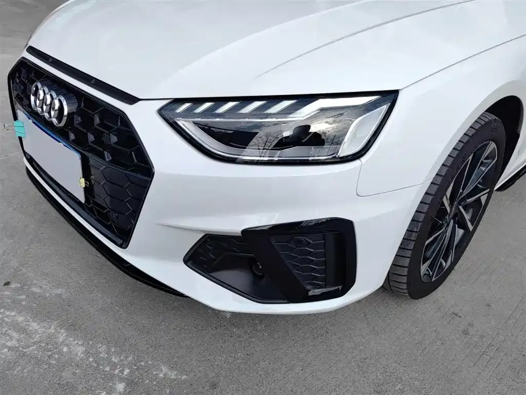 Audi A4L 2023 из CN, фото 4