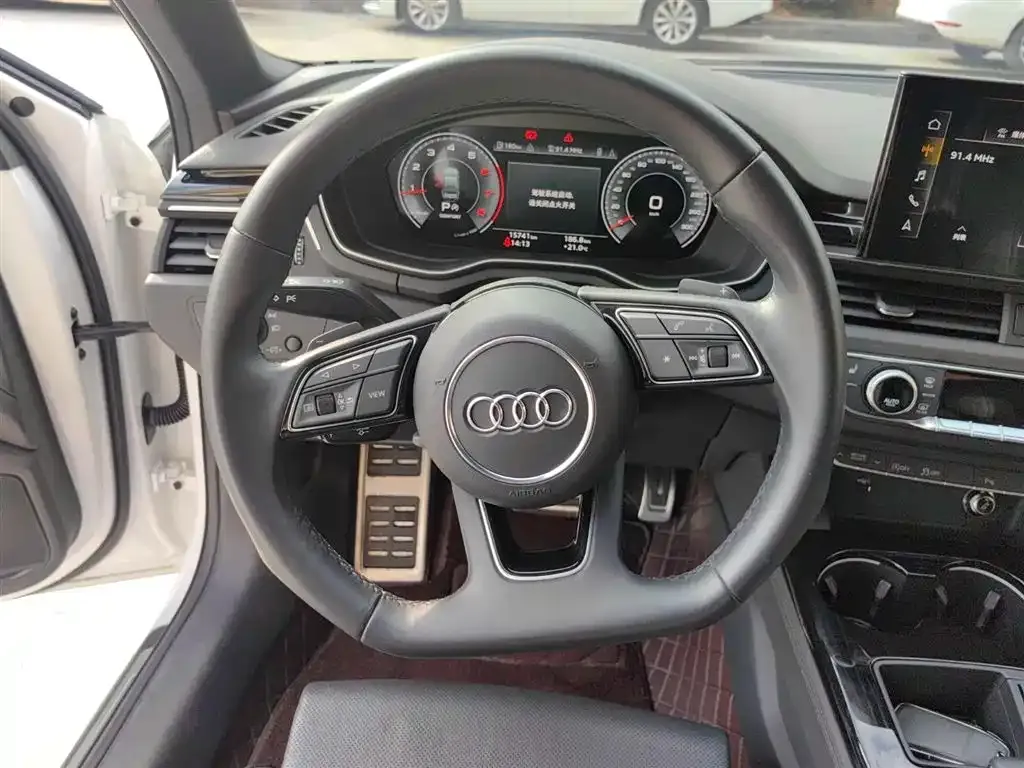 Audi A4L 2023 из CN, фото 5