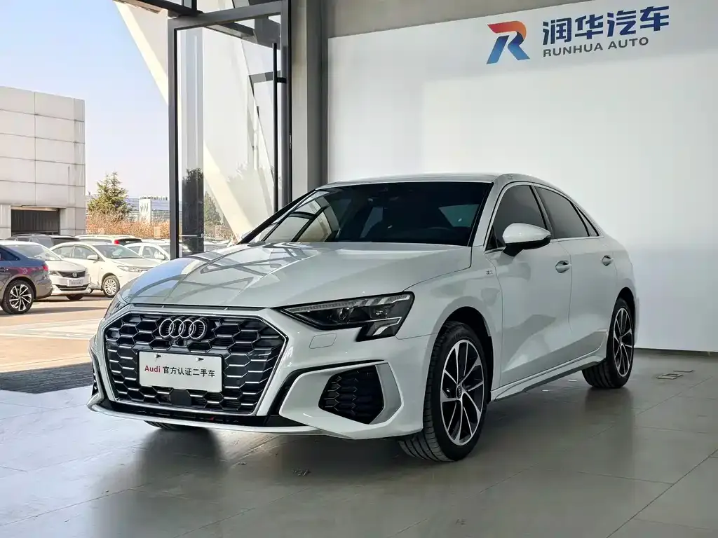 Audi A3 2023 из CN, фото 1