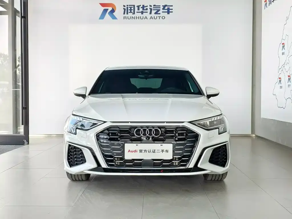 Audi A3 2023 из CN, фото 2