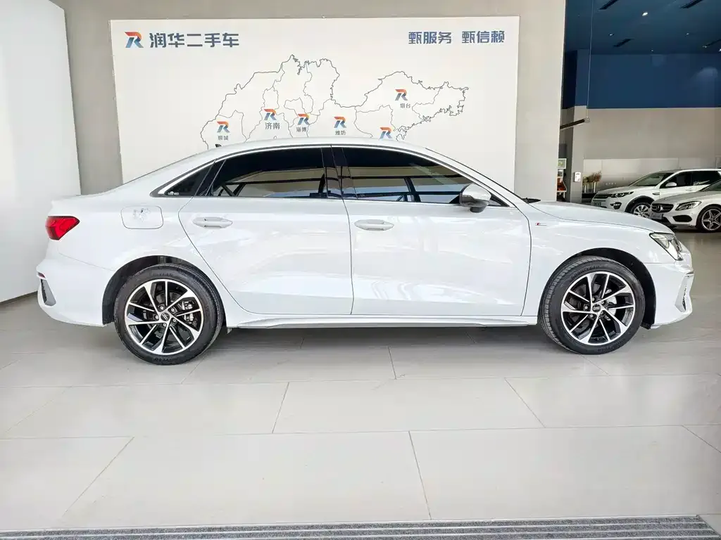 Audi A3 2023 из CN, фото 3