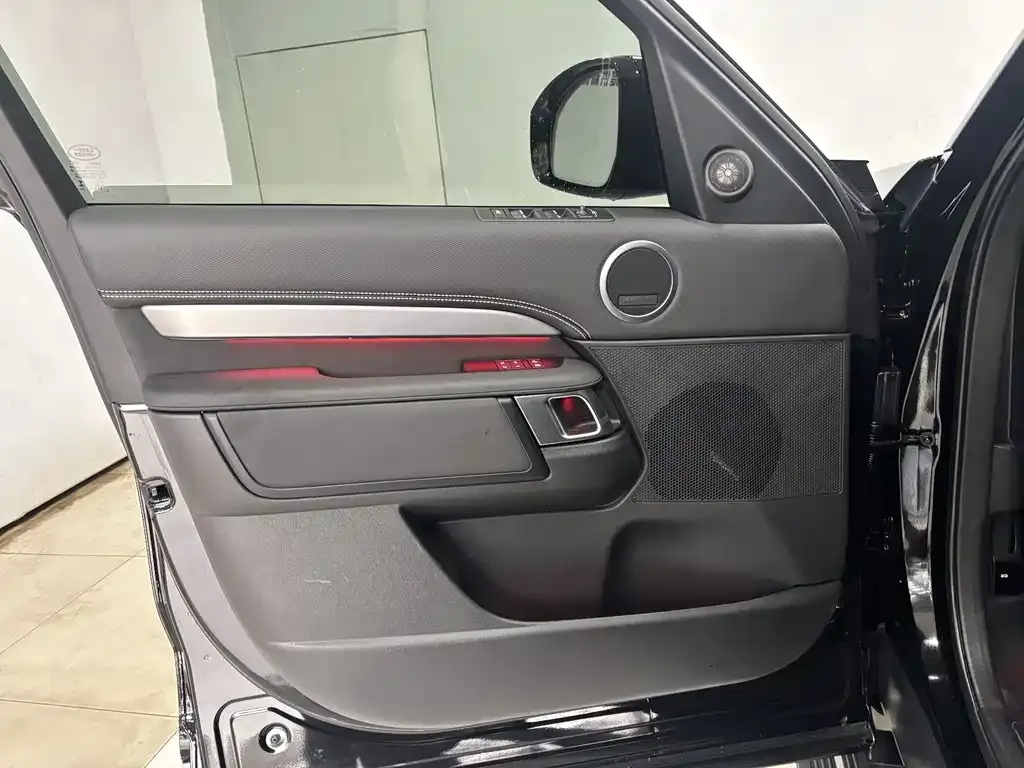Land Rover Discovery 2024 из CN, фото 5