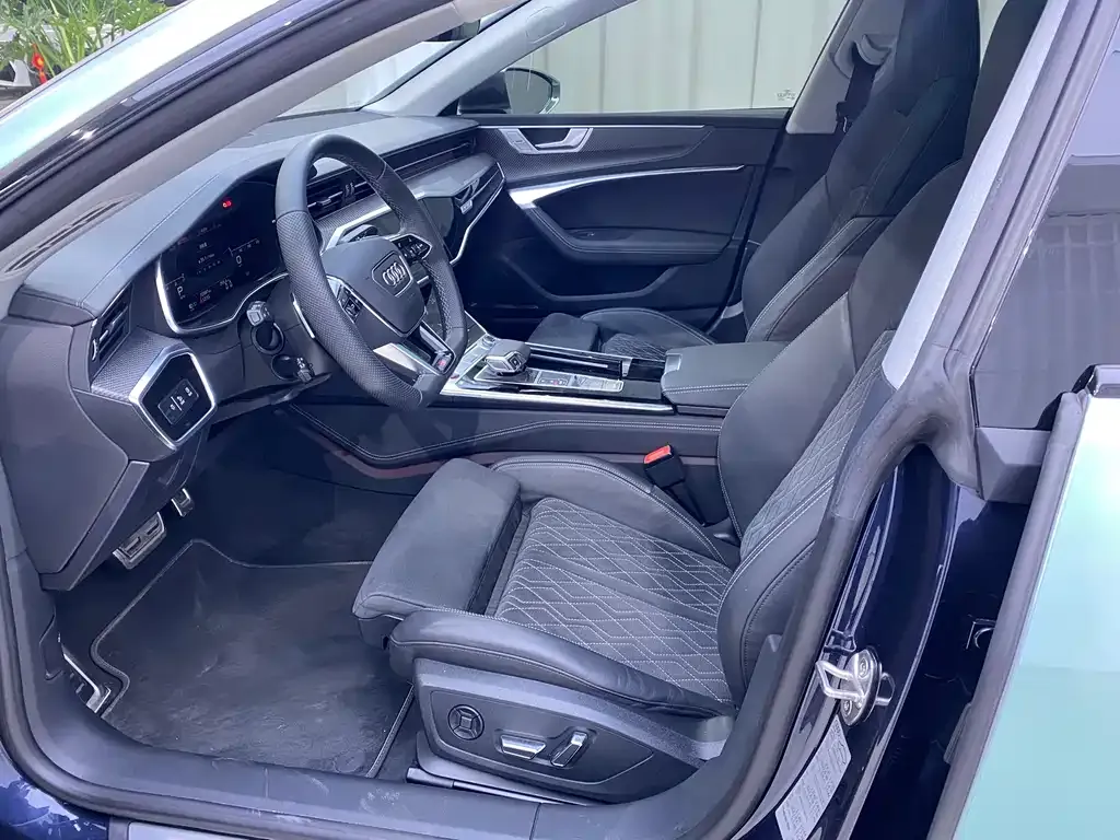 Audi S7 2023 из CN, фото 10