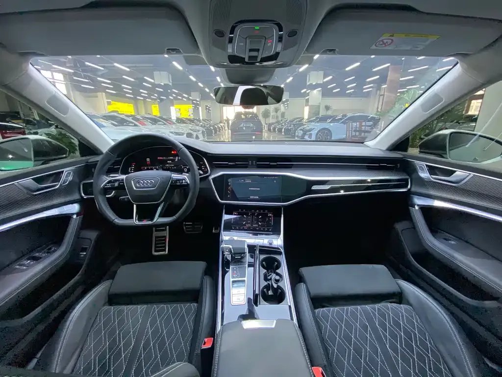 Audi S7 2023 из CN, фото 5