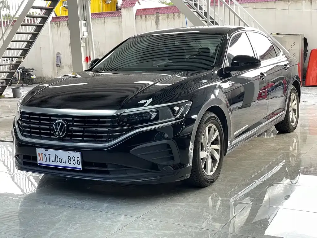 Volkswagen Passat 2023 из CN, фото 1