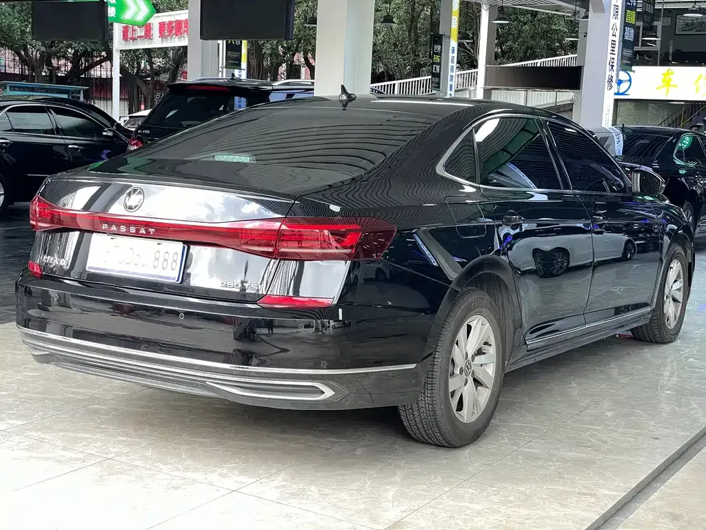 Volkswagen Passat 2023 из CN, фото 3