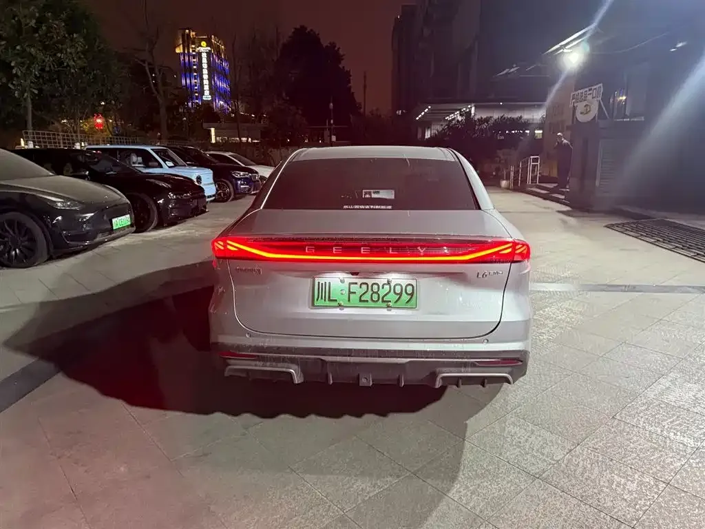Geely Galaxy L6 2025 из CN, фото 7