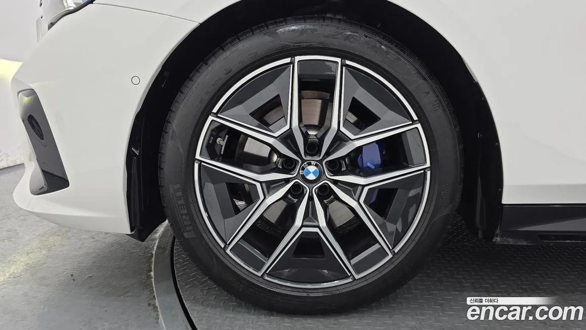 BMW 5-Series 2025 из KR, фото 6