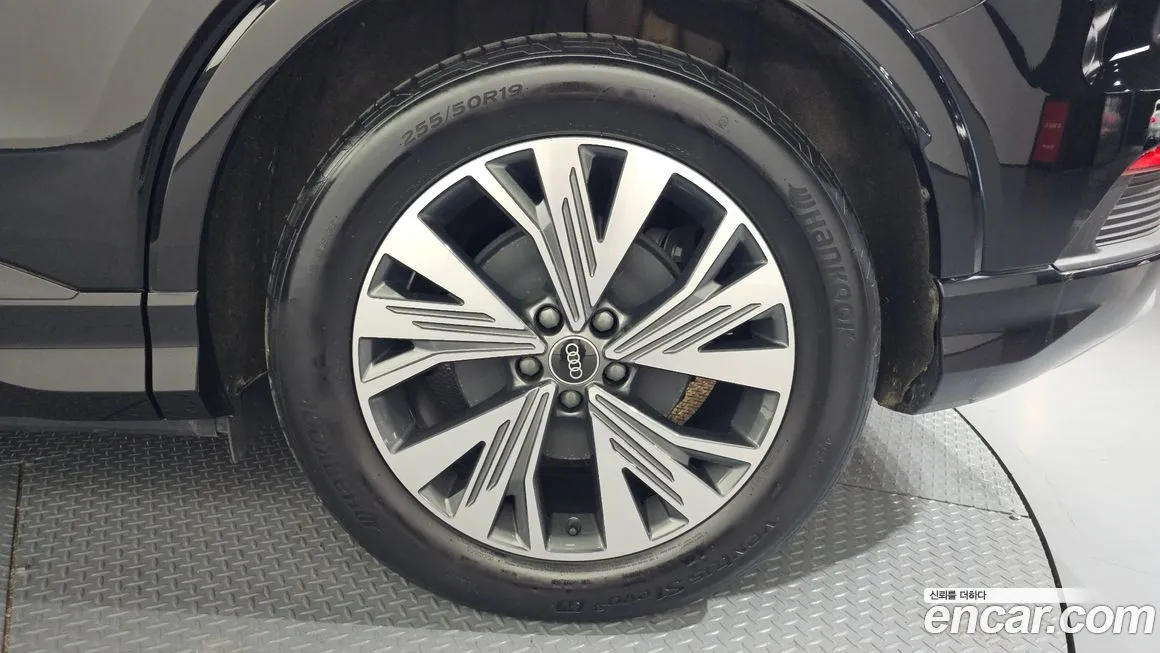 Audi Q4 e-tron 2023 из KR, фото 7