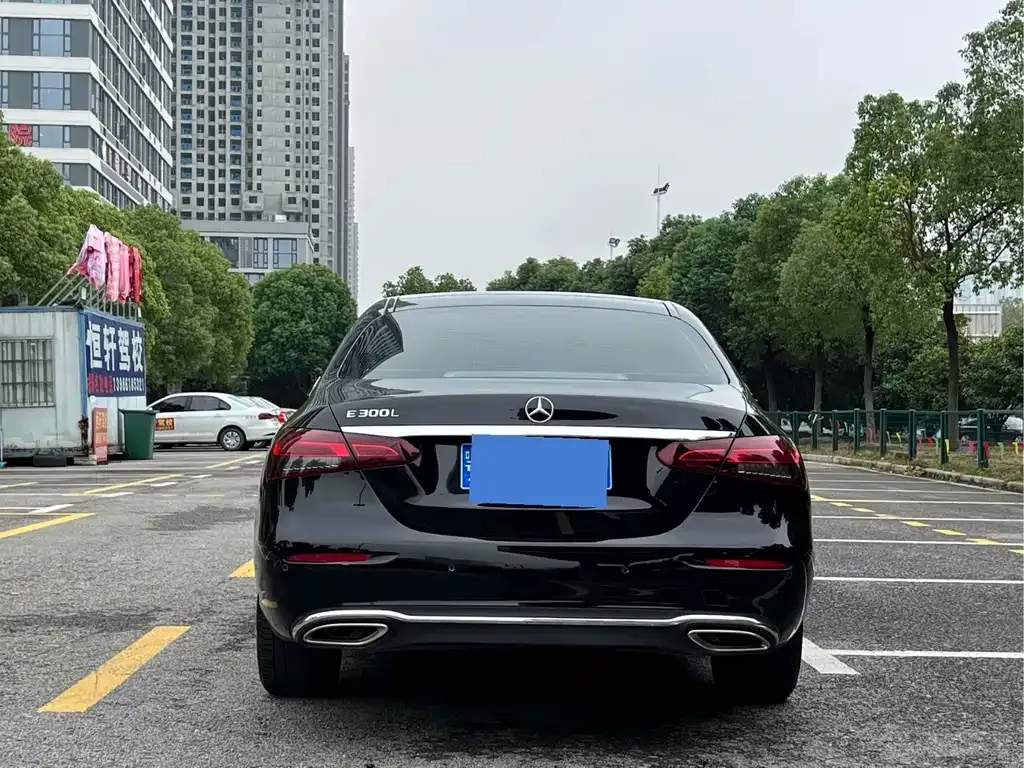 Mercedes-Benz E-Class 2023 из CN, фото 2