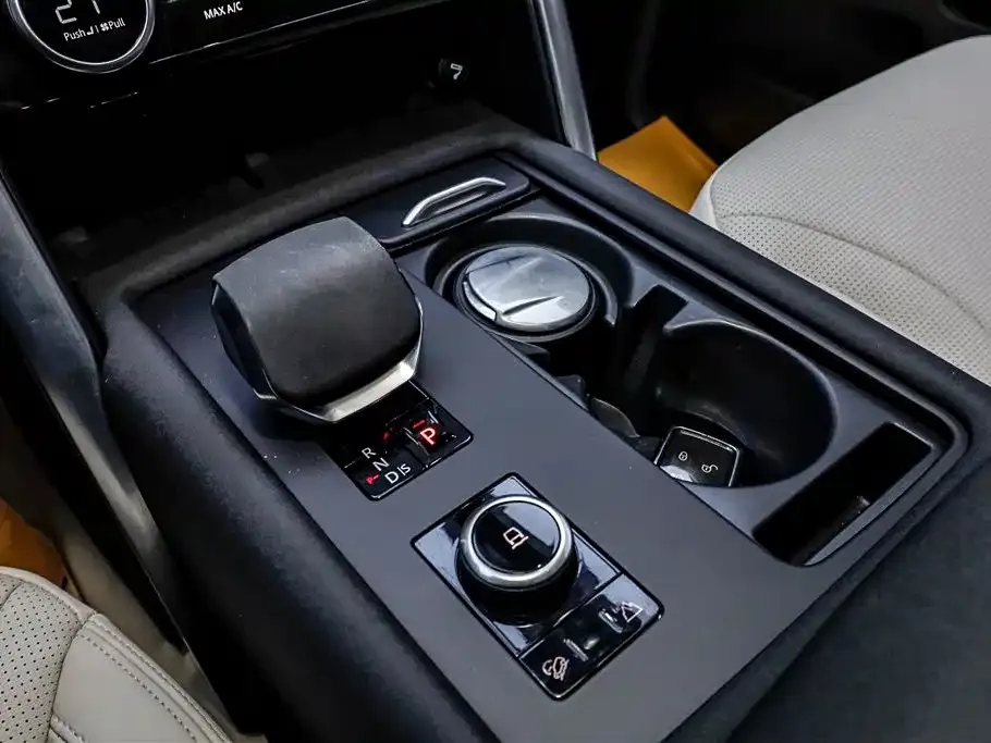 Land Rover Discovery 2024 из CN, фото 3