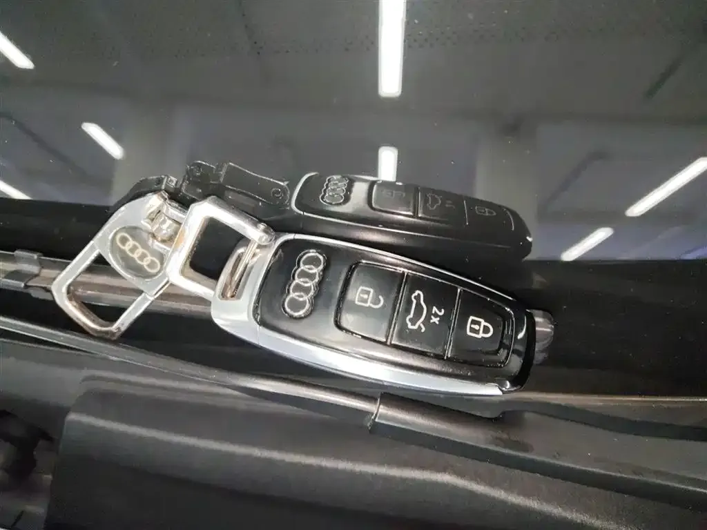 Audi A6L 2024 из CN, фото 6